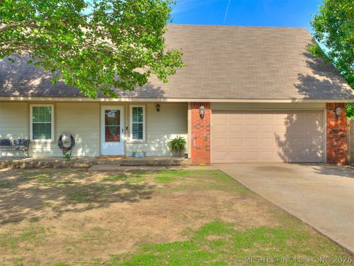 9802 N 44th East Ave, Sperry, OK, 74073-4546 | Card Image