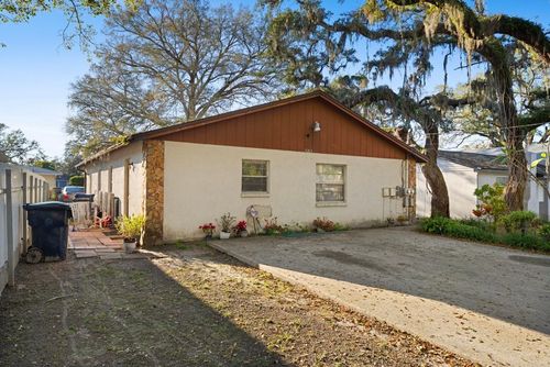 8204 N Hillsborough Ln, TAMPA, FL, 33604-8500 | Card Image