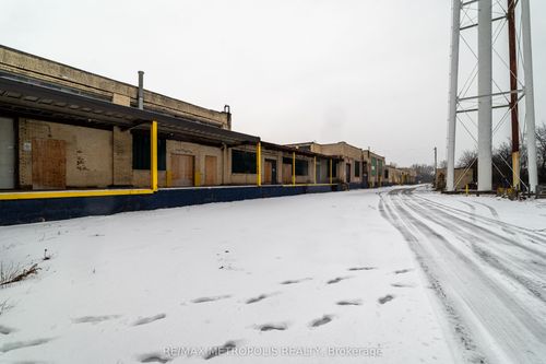 5881 Thorold Stone Rd, Niagara Falls, ON, L2J1A1 | Card Image