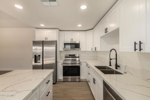 6929 W Monte Vista Road, Phoenix, AZ, 85035 | Card Image