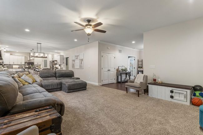 611 Weldon Springs Rd, House other with 4 bedrooms, 4 bathrooms and 3 parking in Monticello IL | Image 10