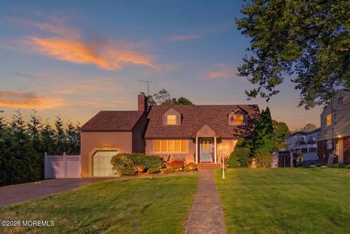 3 Cypress Ave, Oakhurst, NJ, 07755-1704 | Card Image