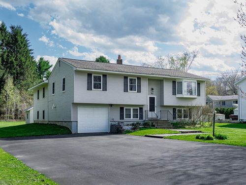 782 Falls Rd, Shelburne, VT, 05482-7012 | Card Image
