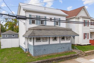 1004 S Pittsburgh, House other with 3 bedrooms, 2 bathrooms and 4 parking in Connellsville PA | Image 2