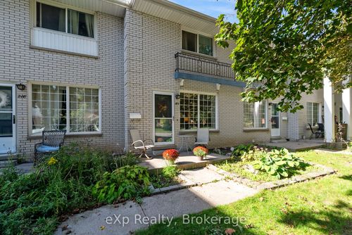 286 Dufferin St, Stratford, ON, N5A2H2 | Card Image