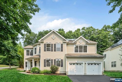 1 Winding Ridge Rd, Lake Hopatcong, NJ, 07849-1786 | Card Image