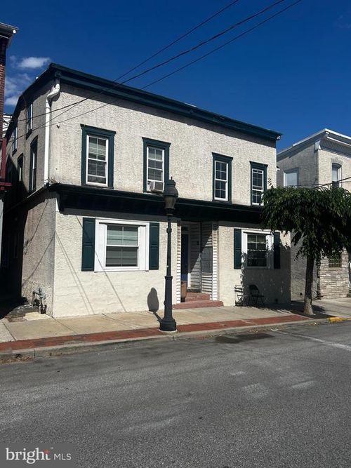 2e-29 N Main St, SPRING CITY, PA, 19475-1837 | Card Image