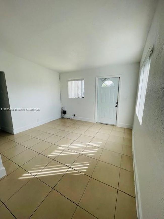 1 - 12121 Sw 216 Th St, Home with 2 bedrooms, 1 bathrooms and null parking in Miami FL | Image 6