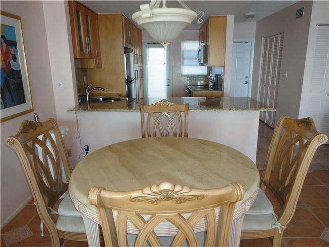 DINING AREA | Image 4
