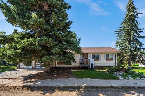 203 1 Ave, Harris, SK, S0L0E8 | Card Image