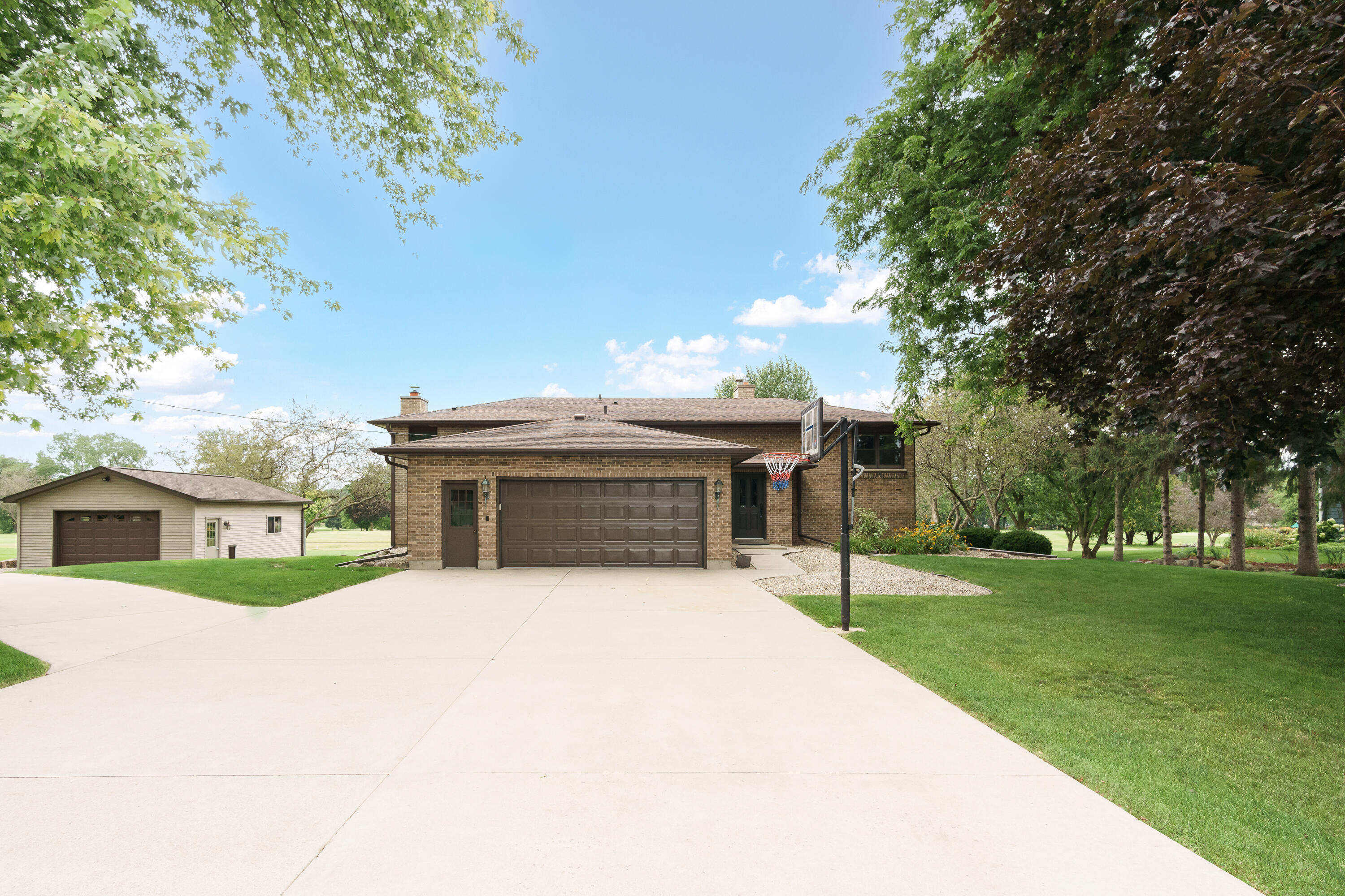 Country Club Ln, Watertown, WI 53098