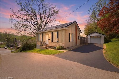 9 Keeton Lane, Paris, ON, N3L1M8 | Card Image