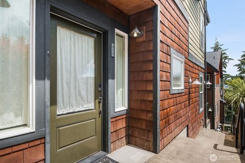 b-213 26th Ave E, Seattle, WA, 98112-5410 | Card Image