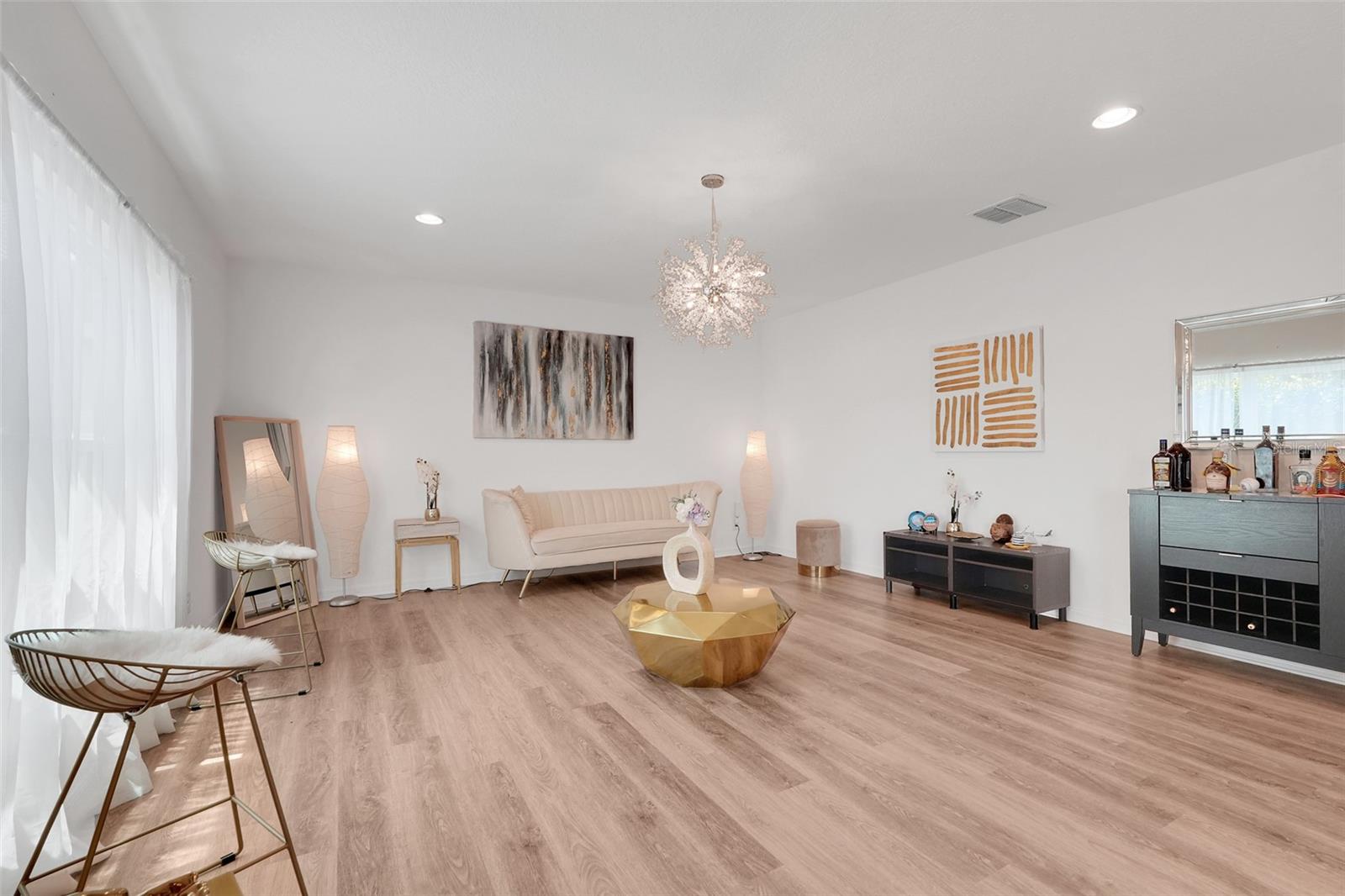 Residential Lease in DAVENPORT 3