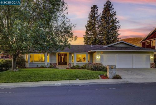 972 Richard Ln, Danville, CA, 94526-2916 | Card Image