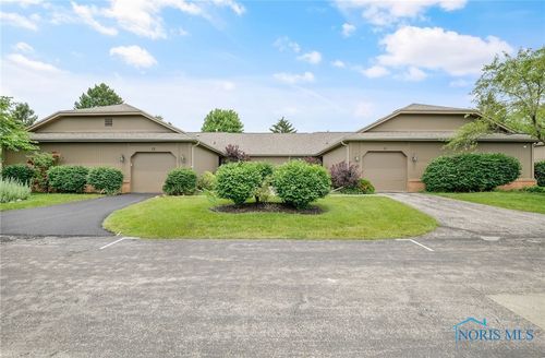 11 Meadowpond Dr, Perrysburg, OH, 43551-3172 | Card Image