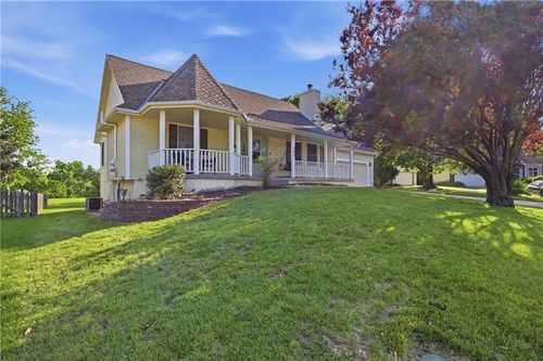 509 Ne Olympic Ct, Lee's Summit, MO, 64064-1306 | Card Image
