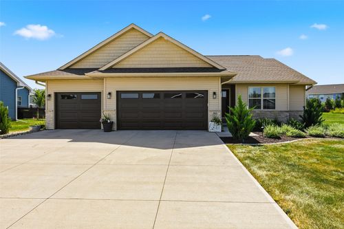 203 Dogwood Ln, Tiffin, IA, 52340-4775 | Card Image