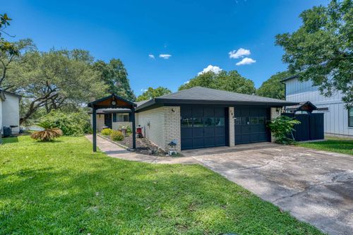 104 Bluebird Ln, Highland Haven, TX, 78654-9783 | Card Image