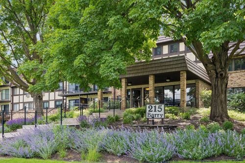 217-215 Barry Ave S, Wayzata, MN, 55391-1647 | Card Image