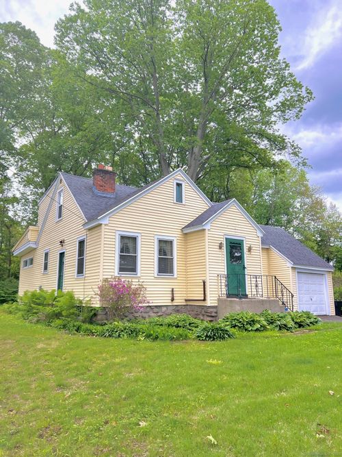 13 Oak St, Wolcott, CT, 06716-3313 | Card Image
