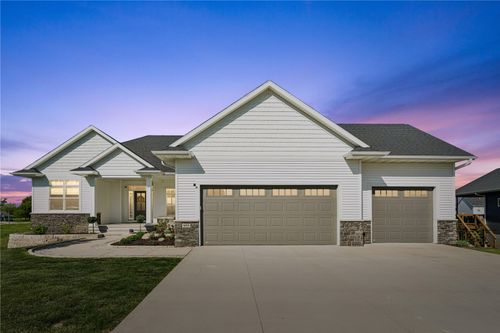 955 16th Ave Sw, Mount Vernon, IA, 52314-1229 | Card Image