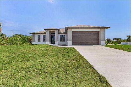 8081 Sunrise Cir, Labelle, FL, 33935-5497 | Card Image