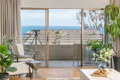 275 Stratford Ct, Del Mar, CA, 92014-3247 | Card Image