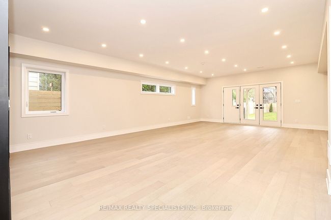1046 Roosevelt Rd, House attached with 5 bedrooms, 6 bathrooms and 2 parking in Mississauga ON | Image 12
