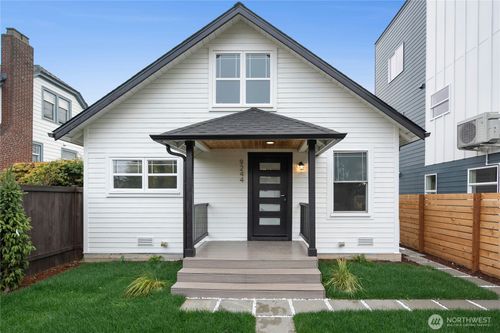 9244 Dayton Ave N, Seattle, WA, 98103-3124 | Card Image