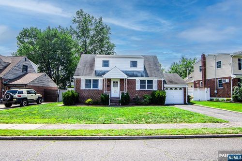 40 Westwood Dr, Fair Lawn, NJ, 07410-5546 | Card Image