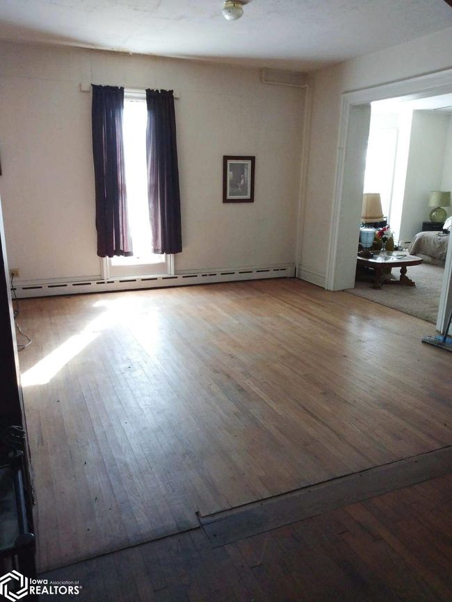 202 N West St, House other with 4 bedrooms, 2 bathrooms and null parking in Sigourney IA | Image 12