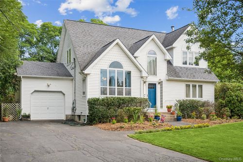 7 Jarvis Ln, Center Moriches, NY, 11934-3602 | Card Image