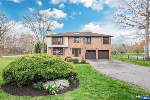 1 Old Timbers Ct, Kenvil, NJ, 07847-2599 | Card Image