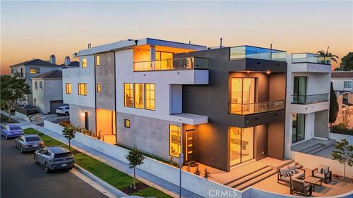 201 Indianapolis Ave, Huntington Beach, CA, 92648-4322 | Card Image