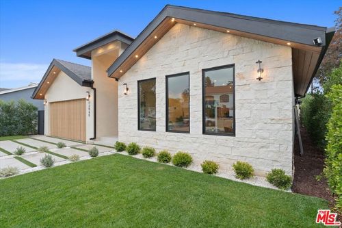 13949 Cumpston St, Sherman Oaks, CA, 91401-5742 | Card Image