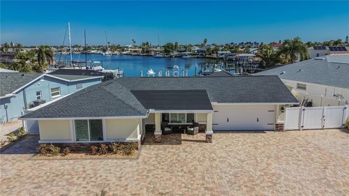 6404 Lake Sunrise Dr, APOLLO BEACH, FL, 33572-2305 | Card Image