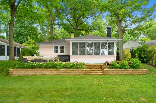 530 E Gull Lake Dr, Augusta, MI, 49012-9269 | Card Image