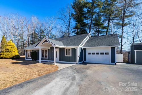 7 Mcgee Ridge Rd, Fairview, NC, 28730-8821 | Card Image