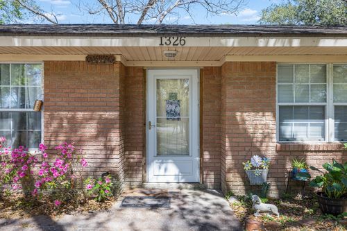 1326 Kathy Ave, Sealy, TX, 77474-3830 | Card Image