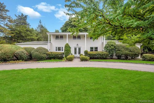 4 Cosgrove Dr, Glen Cove, NY, 11542-2601 | Card Image