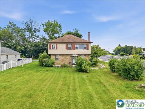326 Main St, Stockertown, PA, 18083-7027 | Card Image