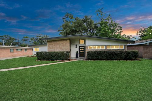 10150 Brinwood Dr, Houston, TX, 77043-4305 | Card Image