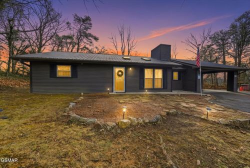 2887 Pine Haven Dr, Sevierville, TN, 37862-7538 | Card Image