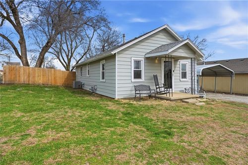 337 E 5th St, Lawson, MO, 64062-9372 | Card Image