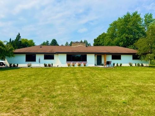 5811 N Luce Rd, Alma, MI, 48801-9621 | Card Image