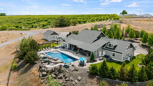 8401 Vertner Rd, Yakima, WA, 98908-1024 | Card Image
