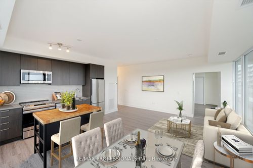 504-185 Deerfield Rd, Newmarket, ON, L3Y0G7 | Card Image