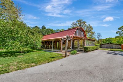 372 Lee Rd, House other with 4 bedrooms, 2 bathrooms and 5 parking in Cottontown TN | Image 3