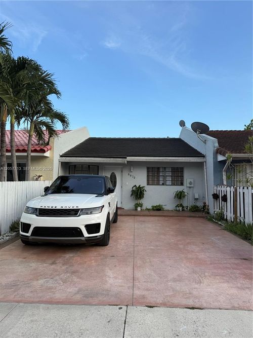 0-8872 Nw 119th St, Hialeah Gardens, FL, 33018-1986 | Card Image
